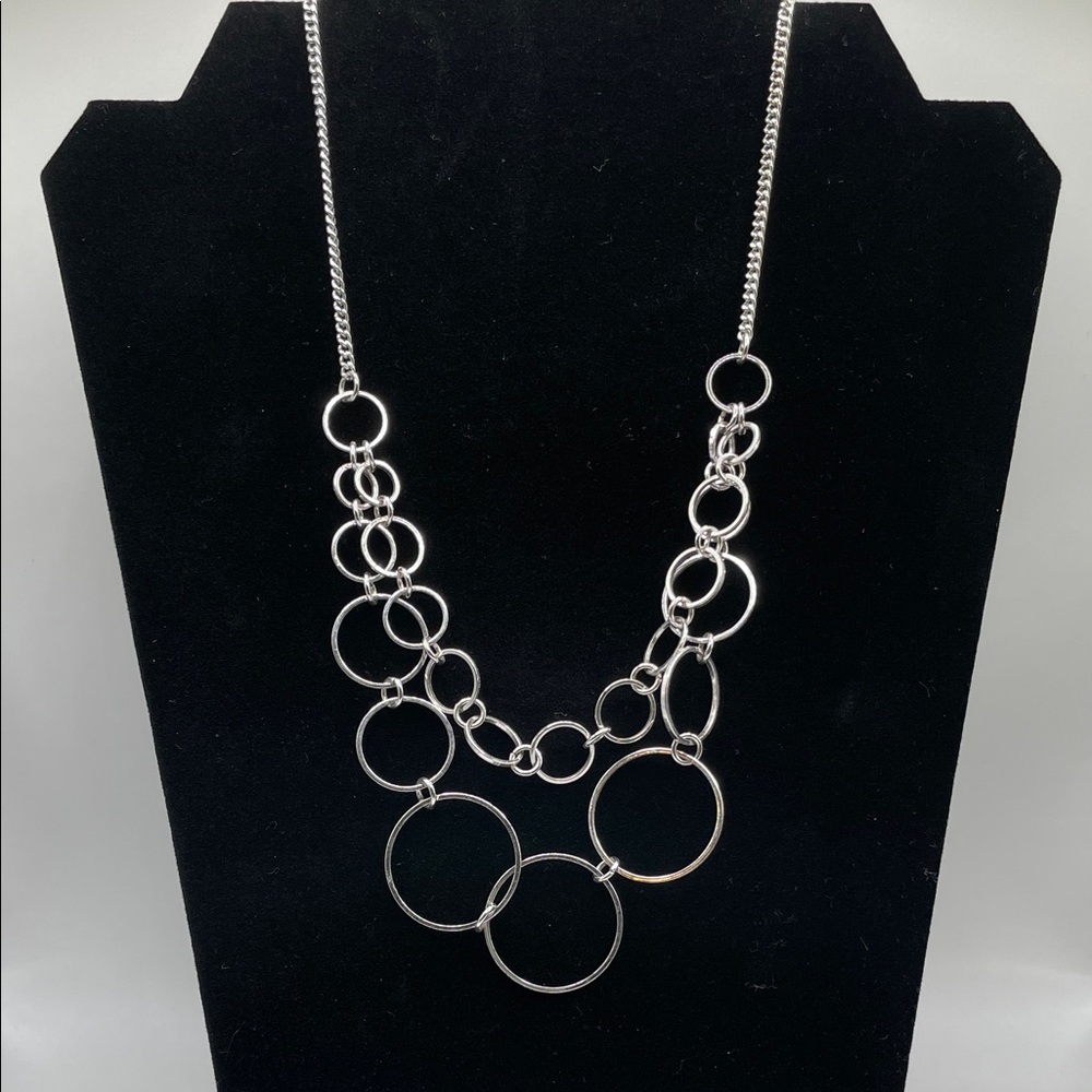 Elegant Silver Circle Necklace